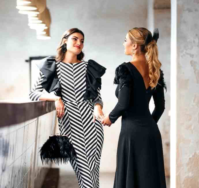 Claves para llevar un look negro en una boda