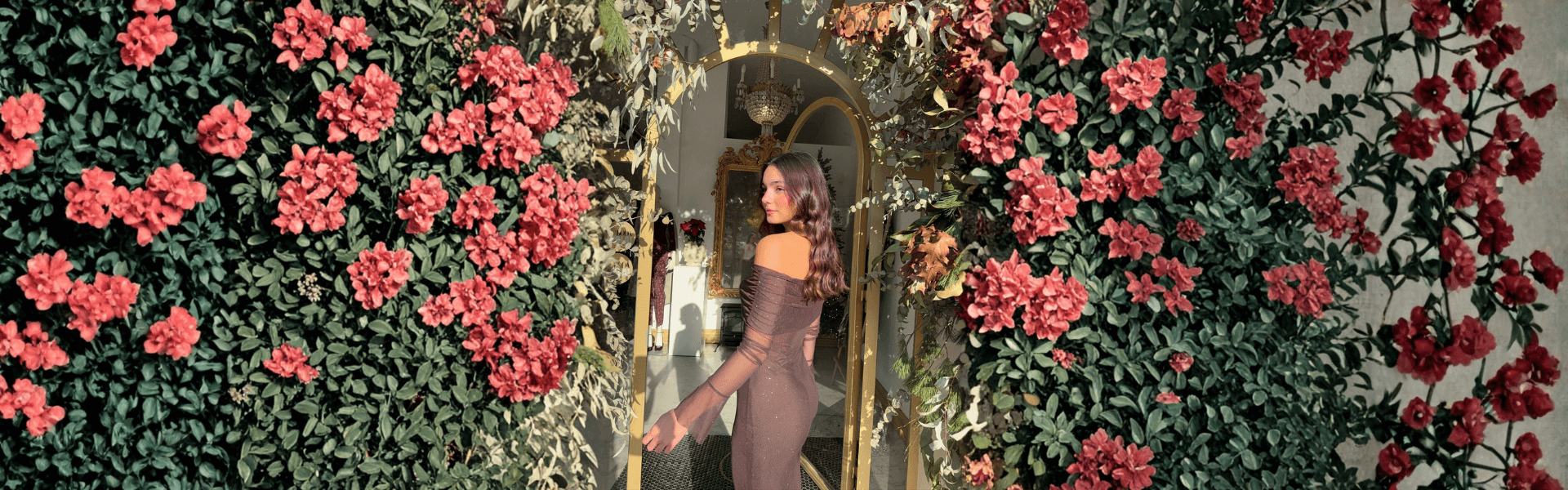 Banner de regalos de Navidad para mujer con bufandas, zapatos, mikados, tops y cardigans elegantes