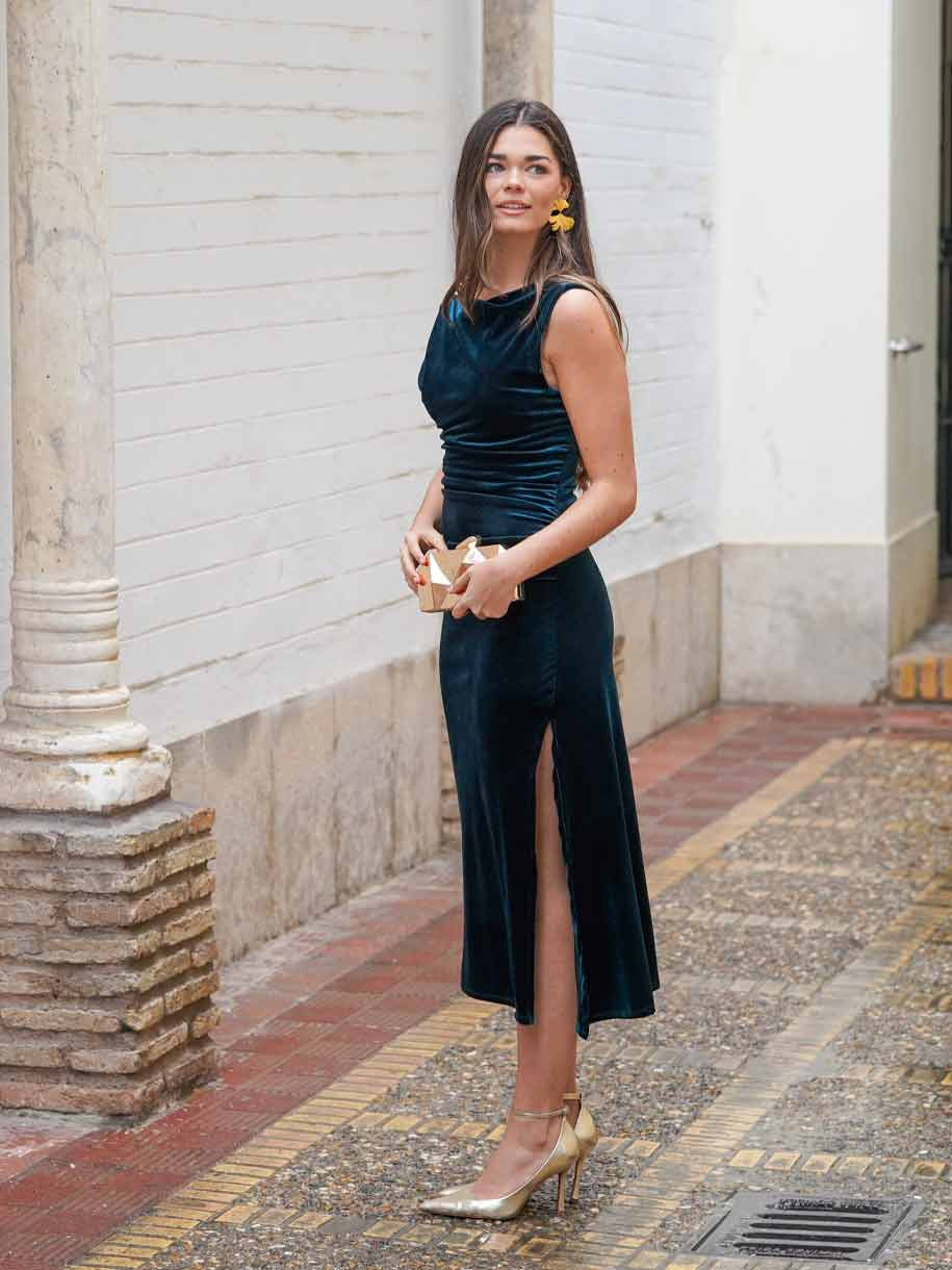 VESTIDO TERCIOPELO APLIQUE DORADO