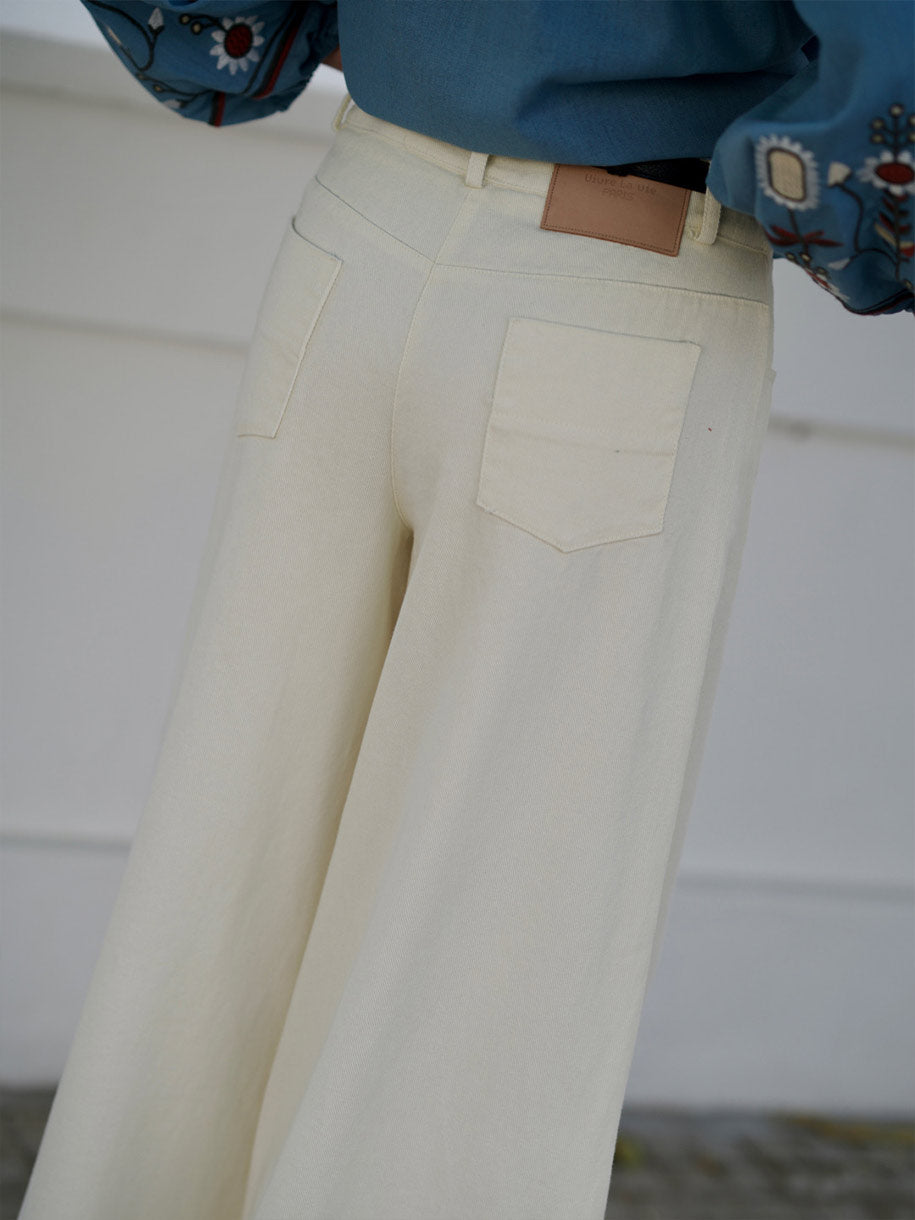 JEANS RECTOS TIRO ALTO