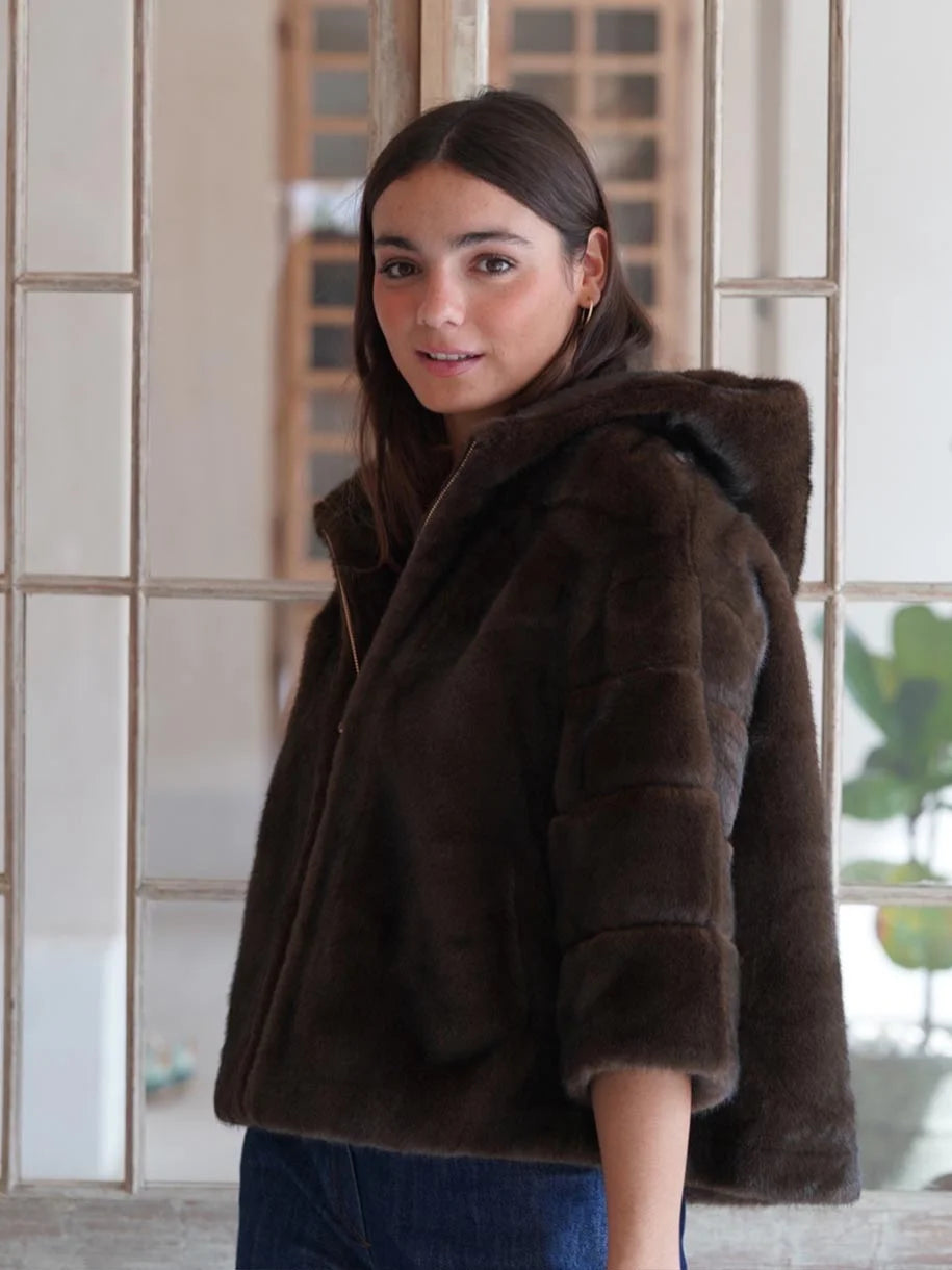 CHAQUETA CORTA EFECTO VISÓN