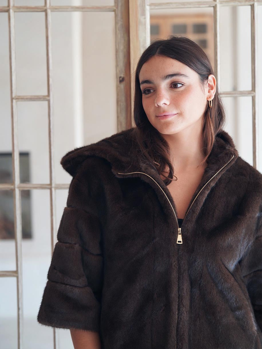 CHAQUETA CORTA EFECTO VISÓN