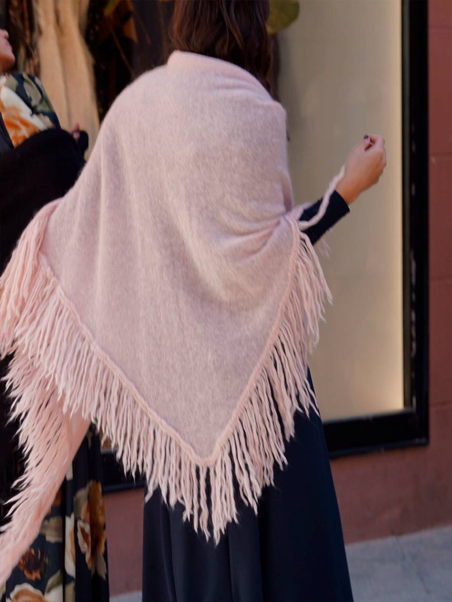 Capa de lana y mohair en color nude