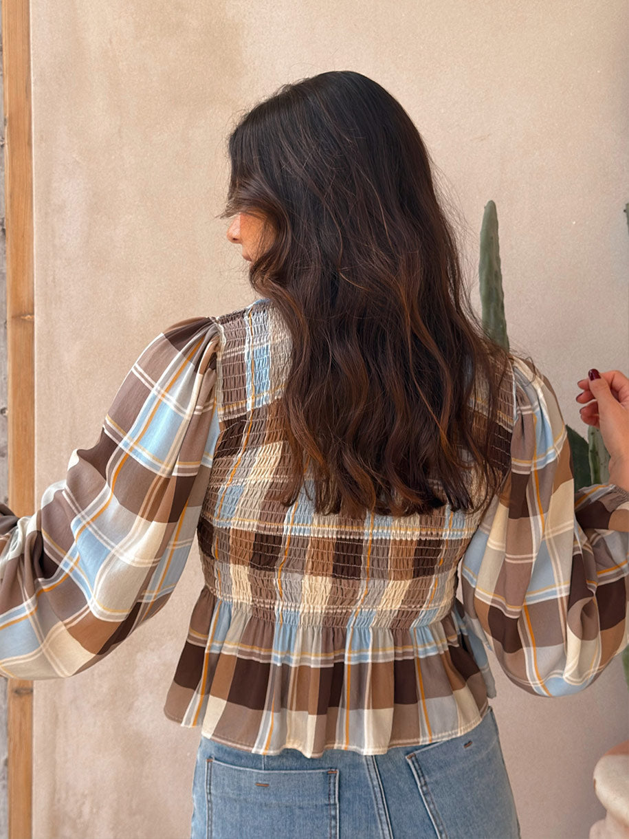 Blusa con nido de abeja y estampado de cuadros
