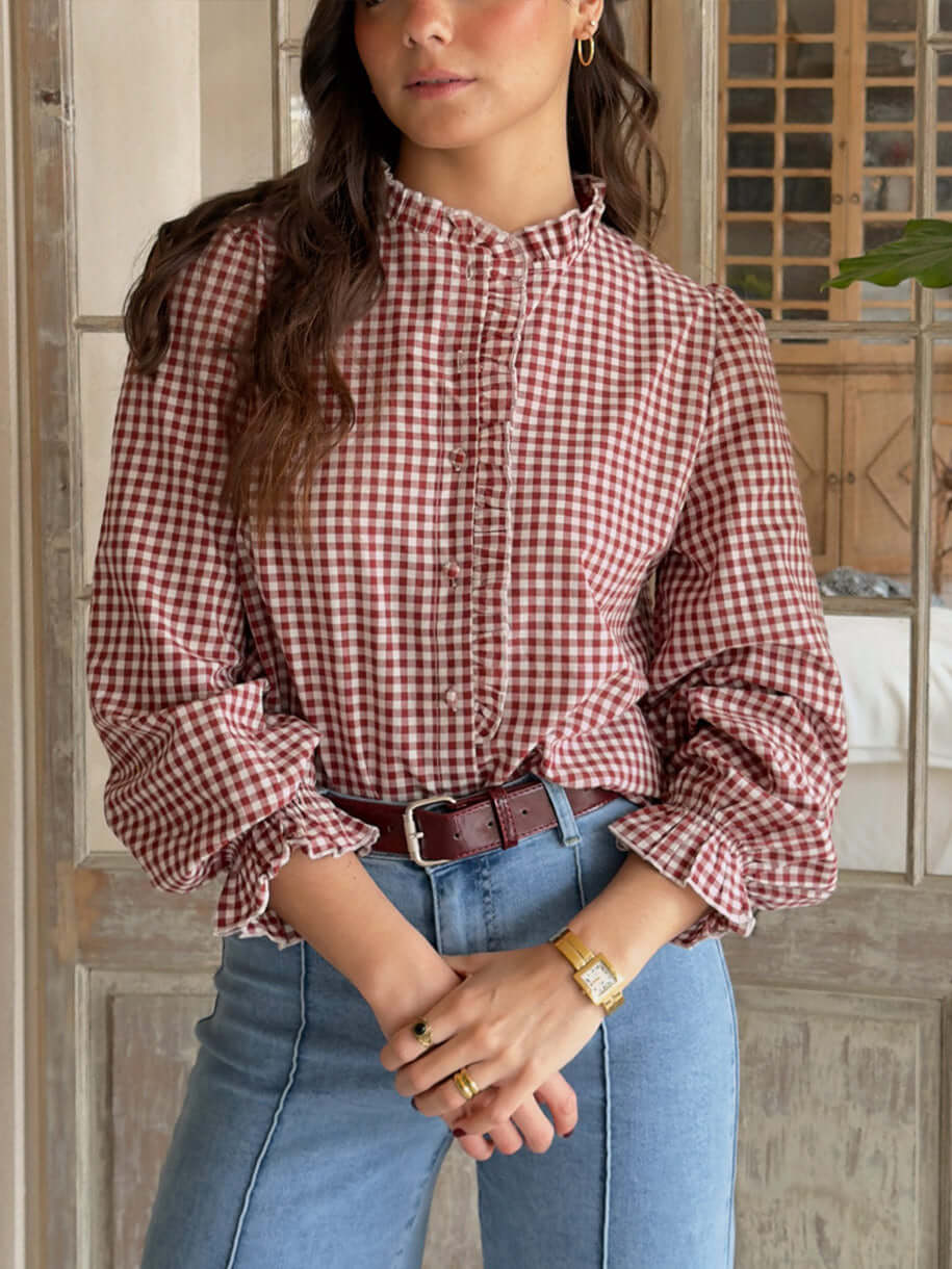 Camisa de vichy con volante en color rojo