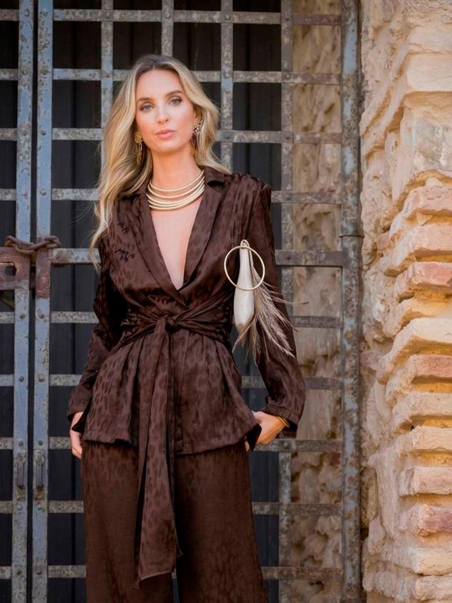 Conjunto de chaqueta y pantalón