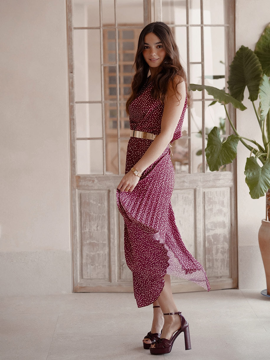 Conjunto de lunares en color burdeos
