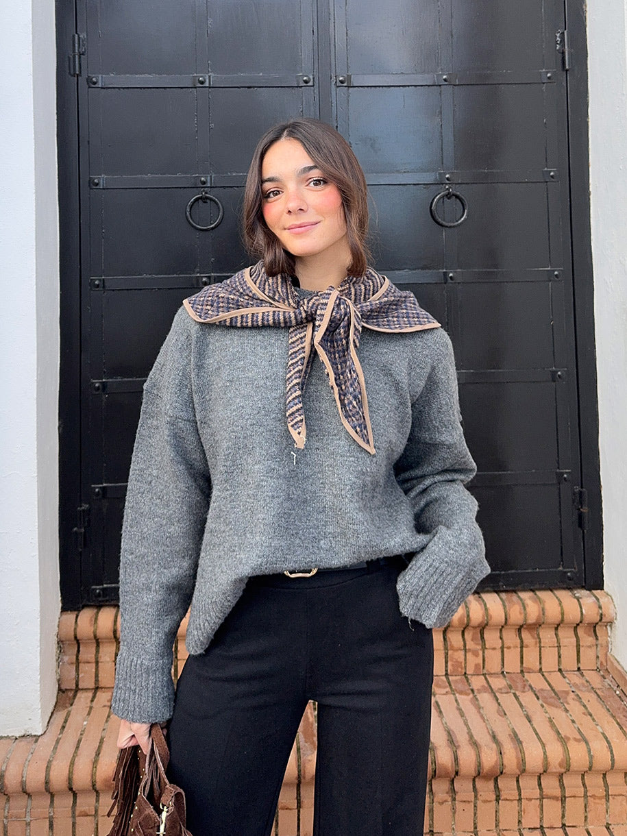 Cuello balaclava en color gris