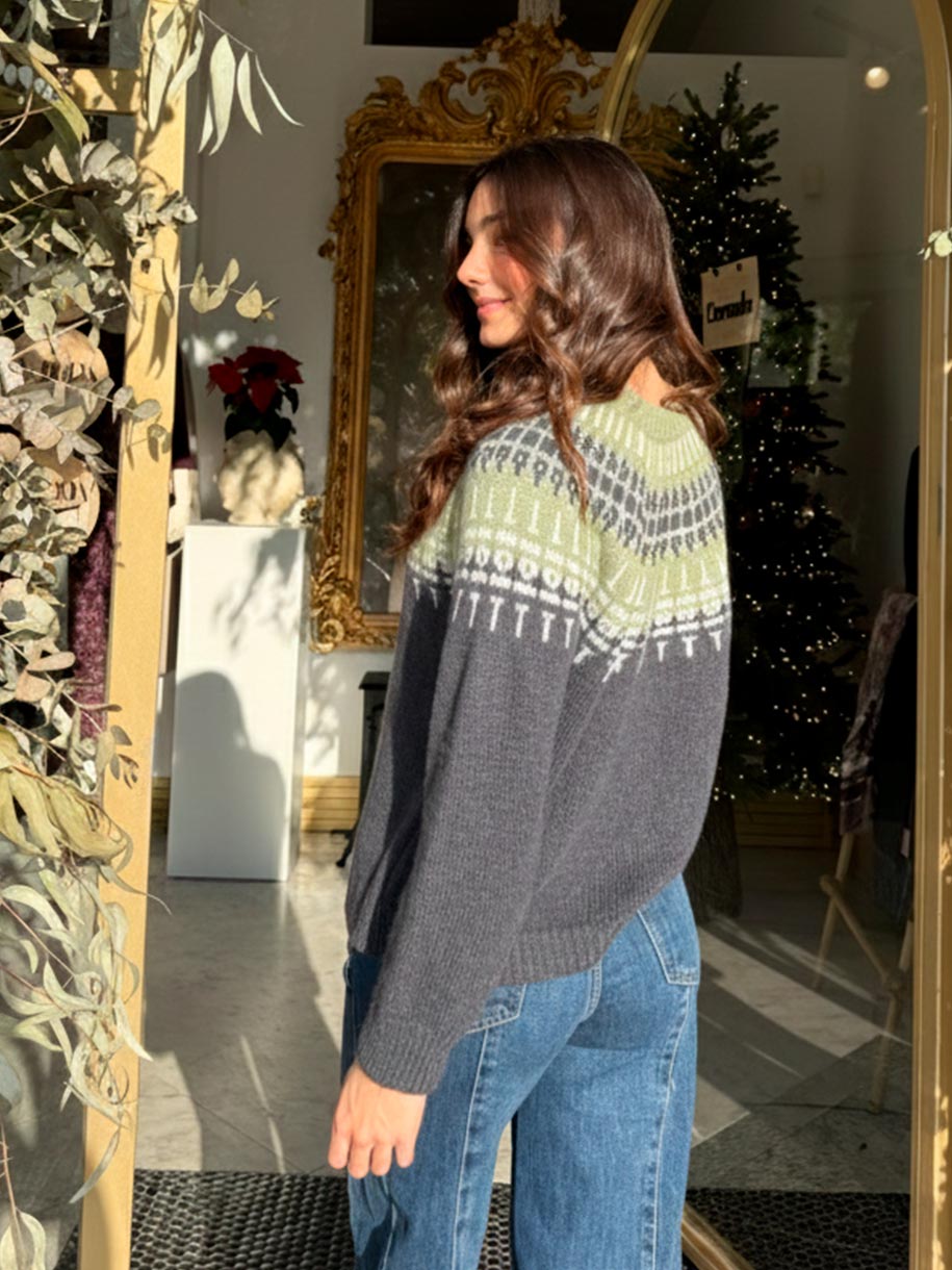 Jersey navideño en color gris