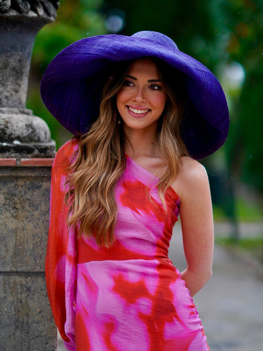 Pamela de Invitada en color azul noche