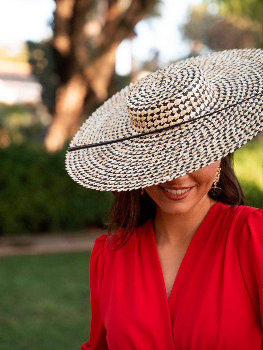 Pamela de invitada de boda de día