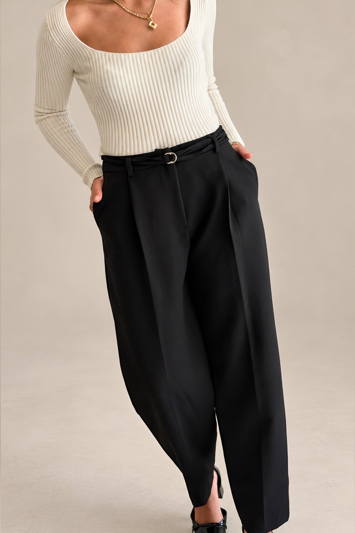 PANTALÓN PINZAS CINTURÓN