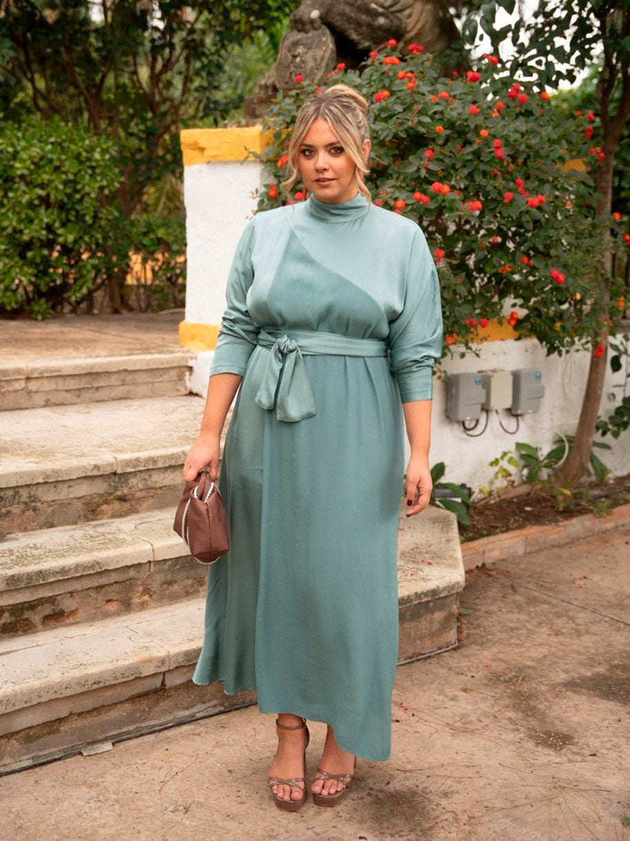 Vestido azul invitada de boda de día