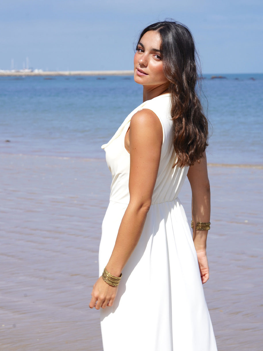 Vestido con espalda engomada
