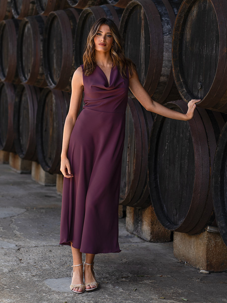 Vestido midi de invitada de boda
