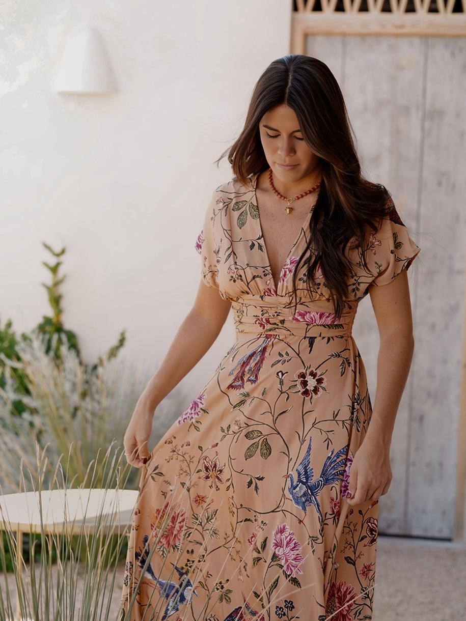 Vestido con frunce en el pecho