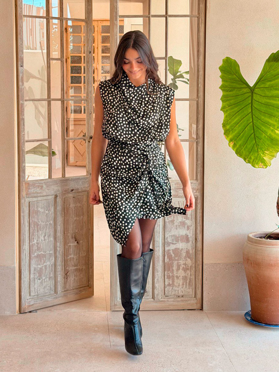 Vestido Corto de Lunares a buen precio ideal para Navidad