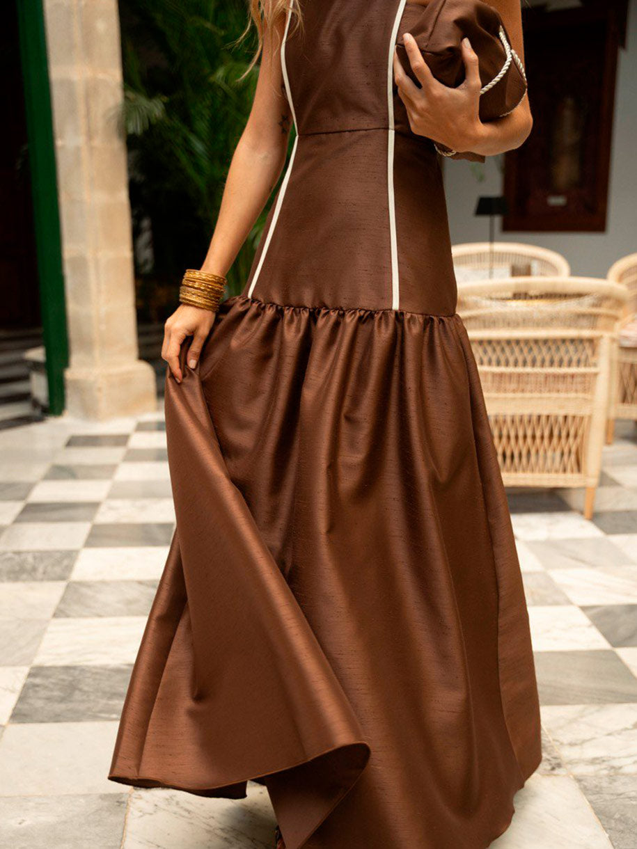 Vestido con vivos en blanco