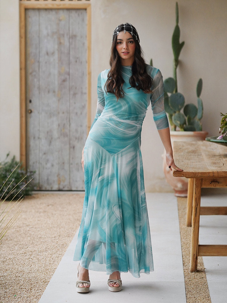 Vestido con tul en color azul