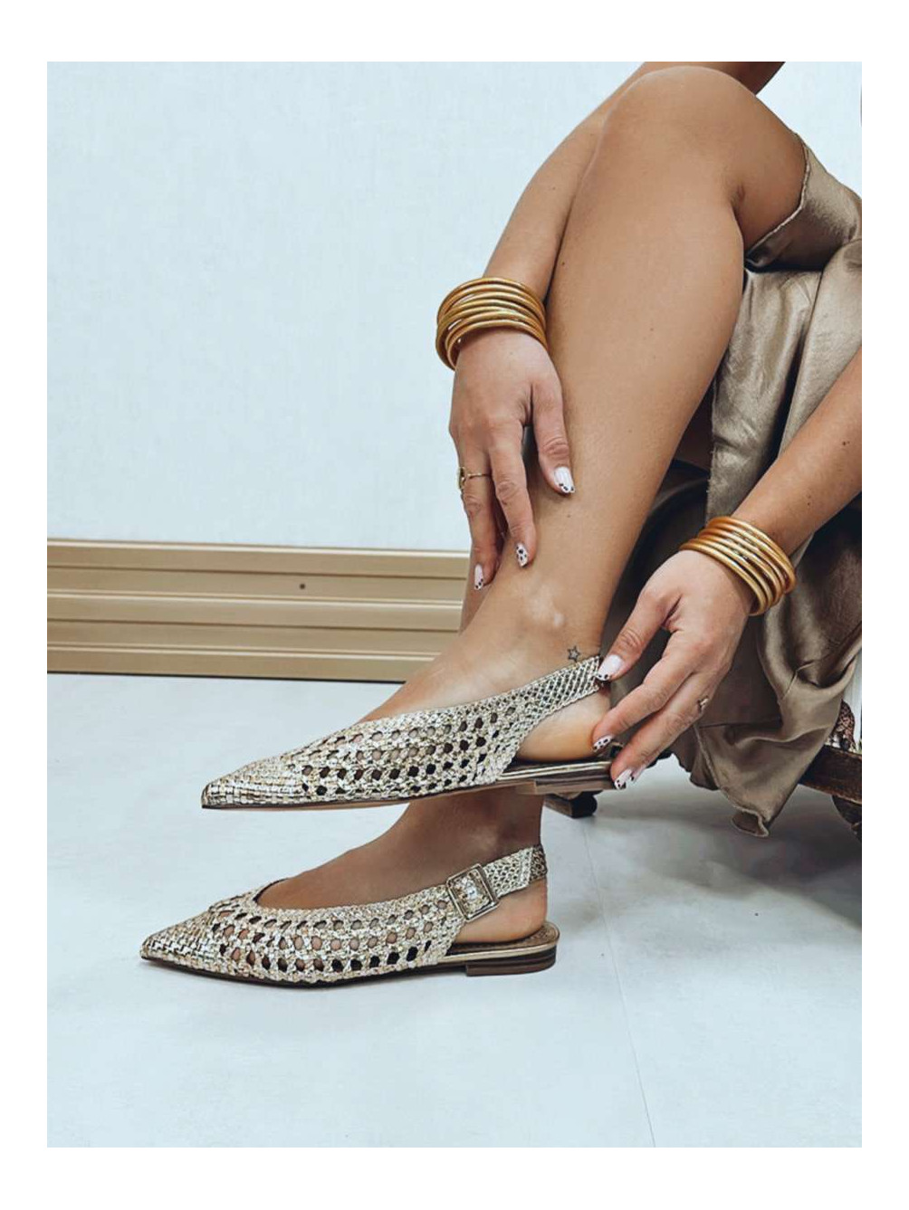 Sandalias Calada Petra en color dorado, zapatos mujer baratos, Mariquita Trasquilá