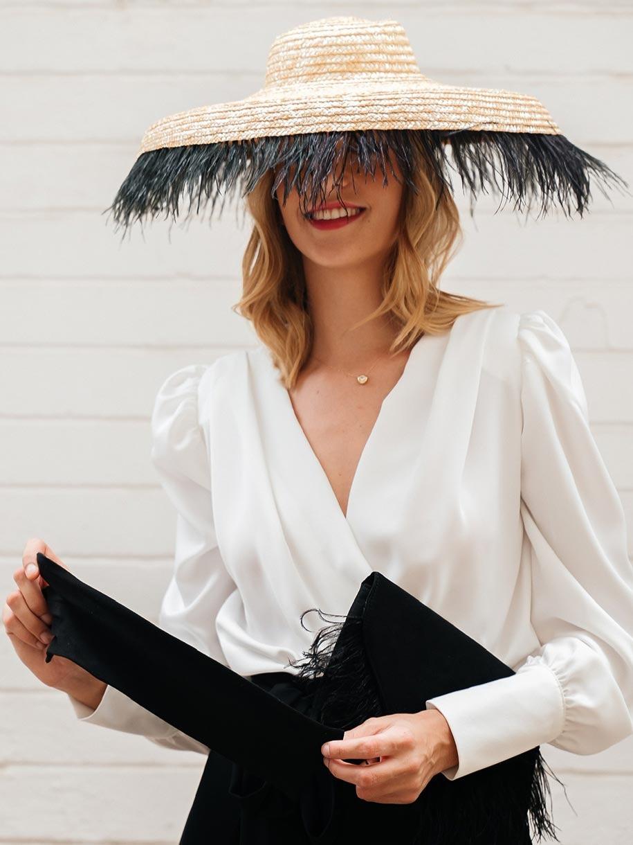 PAMELA PLUMAS GRACIANA