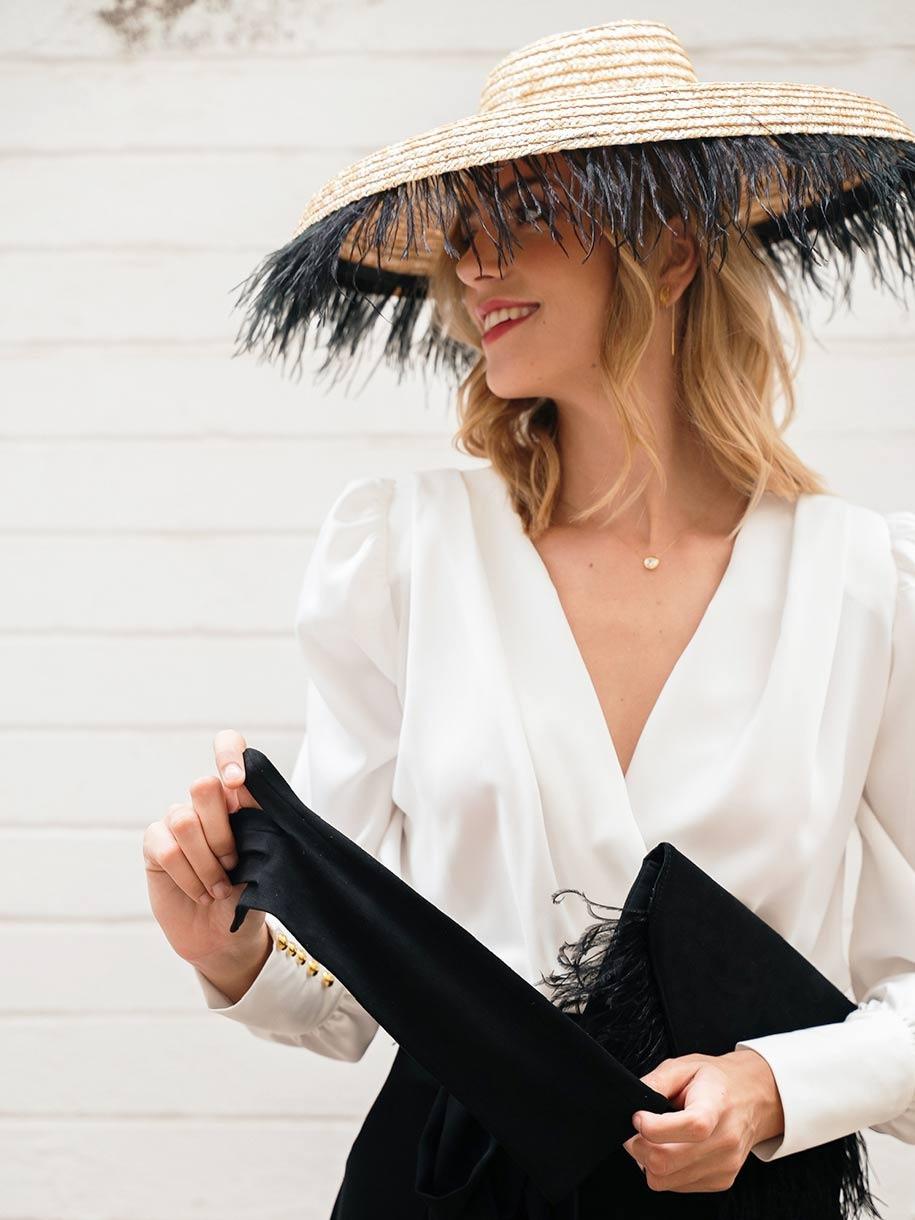 PAMELA PLUMAS GRACIANA