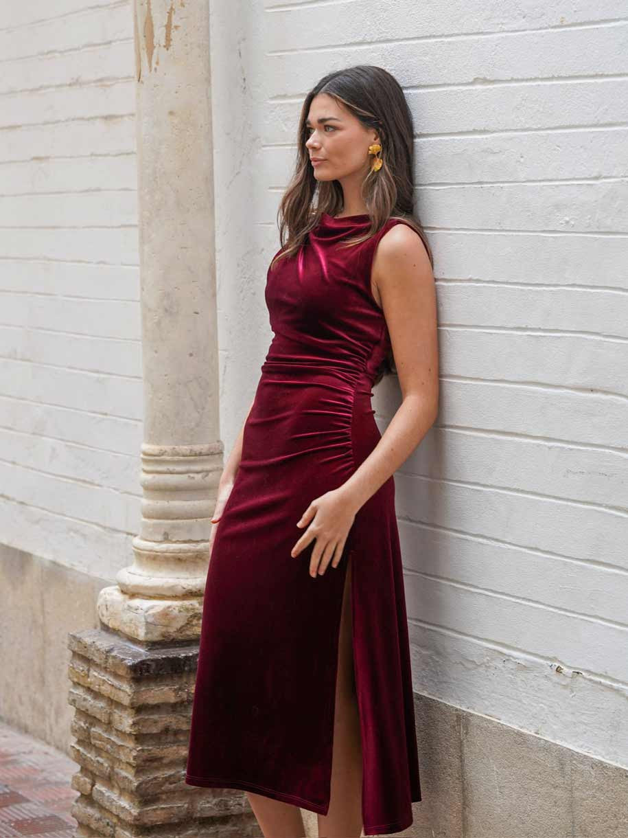 VESTIDO TERCIOPELO APLIQUE DORADO