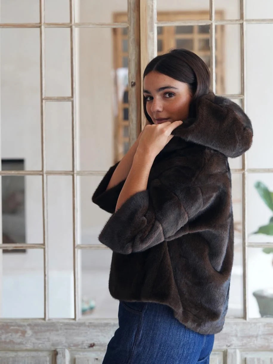 CHAQUETA CORTA EFECTO VISÓN