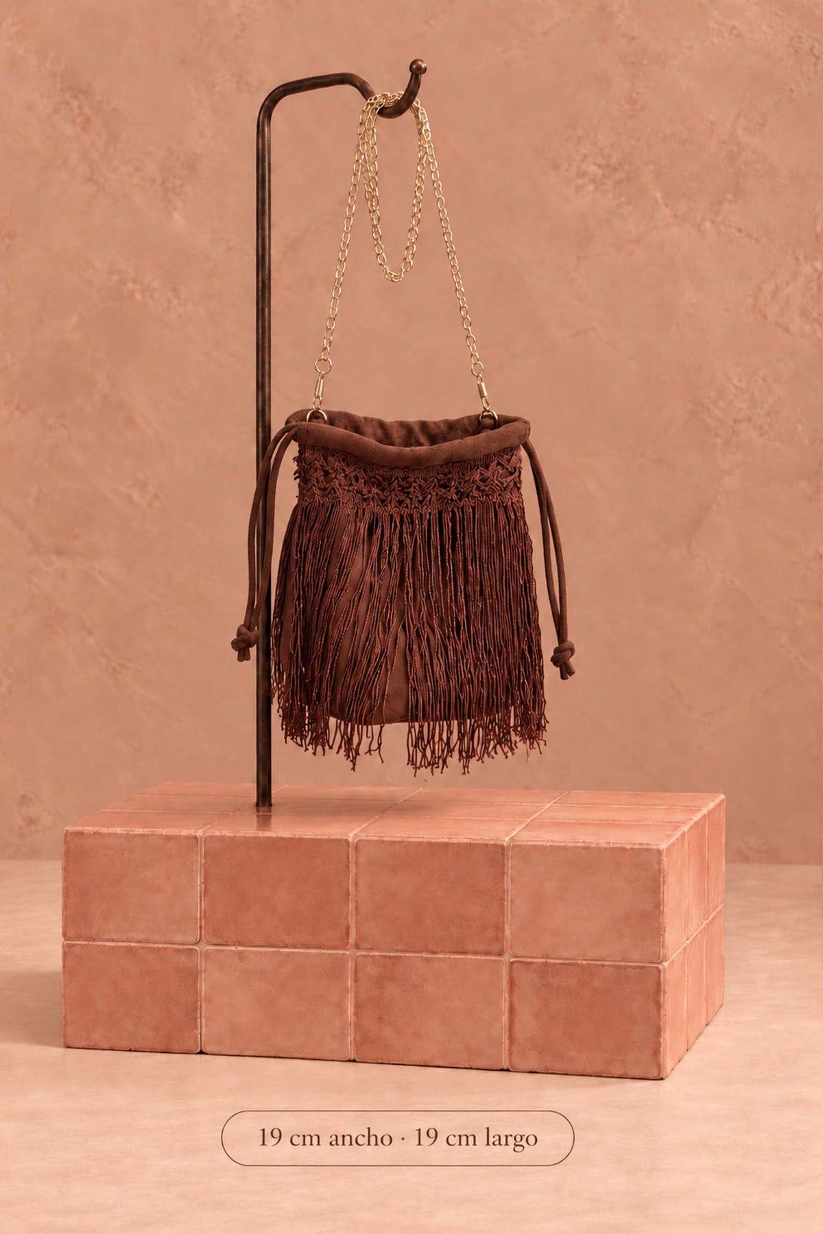 BOMBONERA INVITADA MACRAMÉ FLECOS