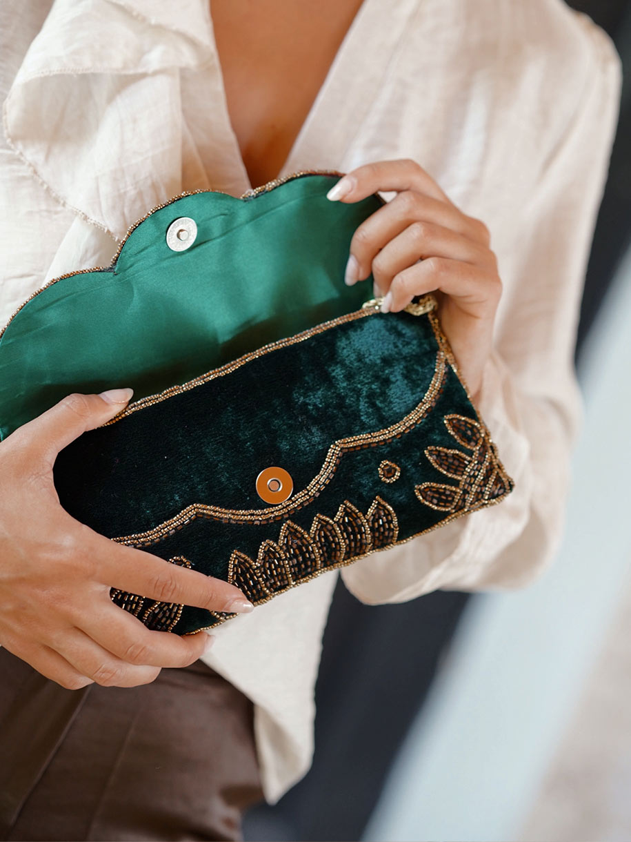 Cartera terciopelo verde