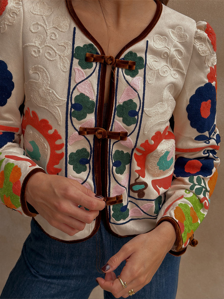 CHAQUETA BORDADA FLORES