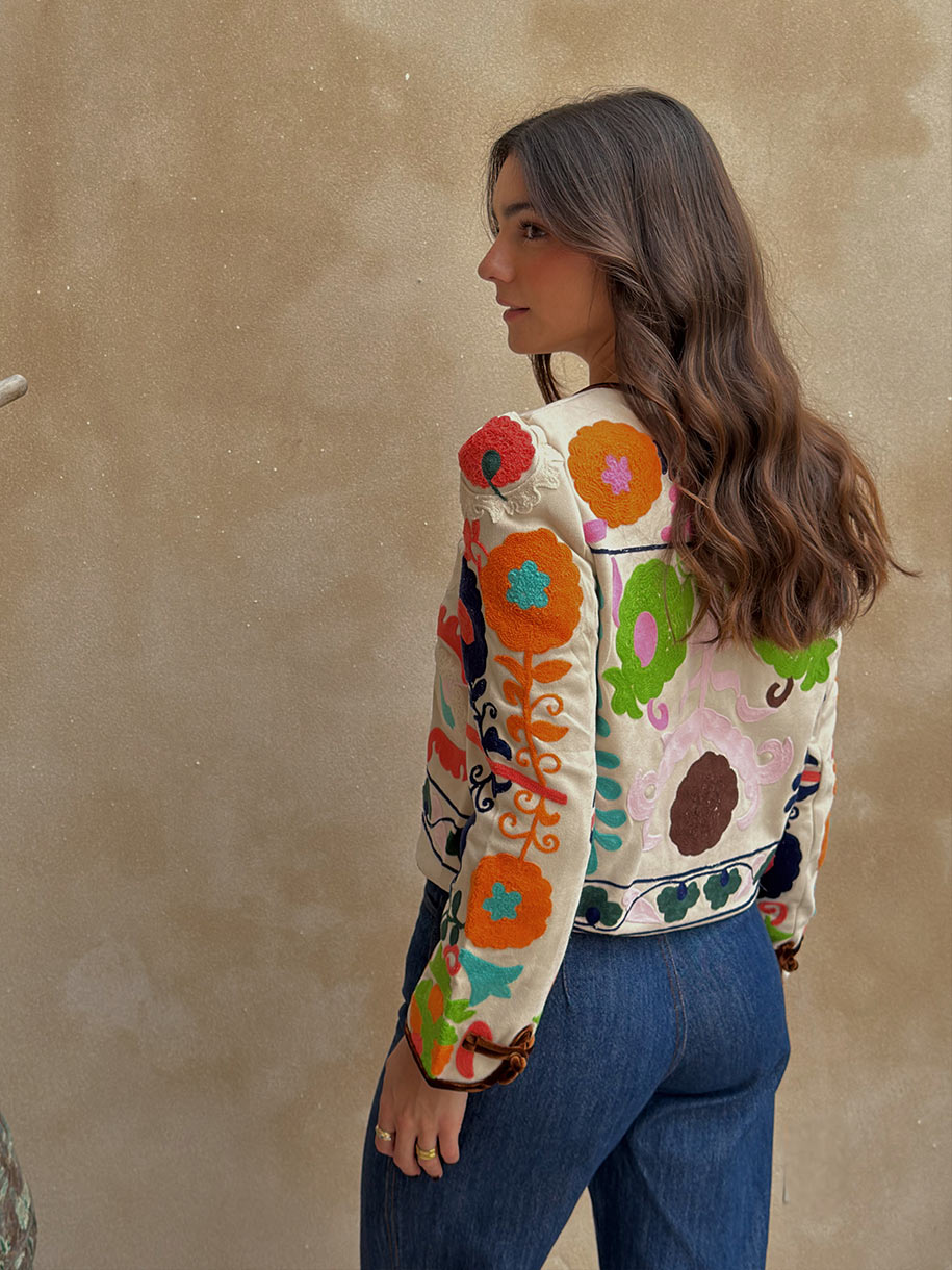 CHAQUETA BORDADA FLORES