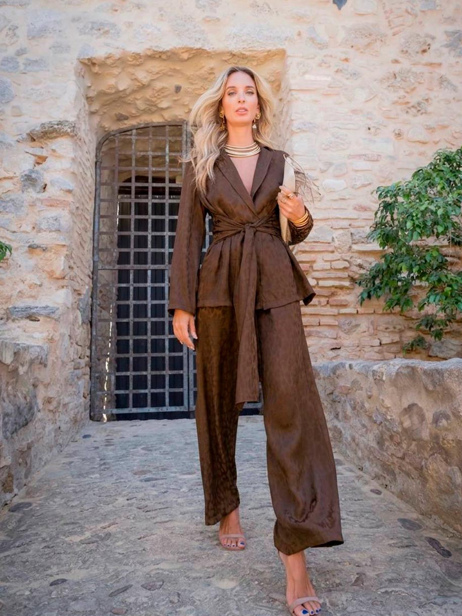 Conjunto en color chocolate 