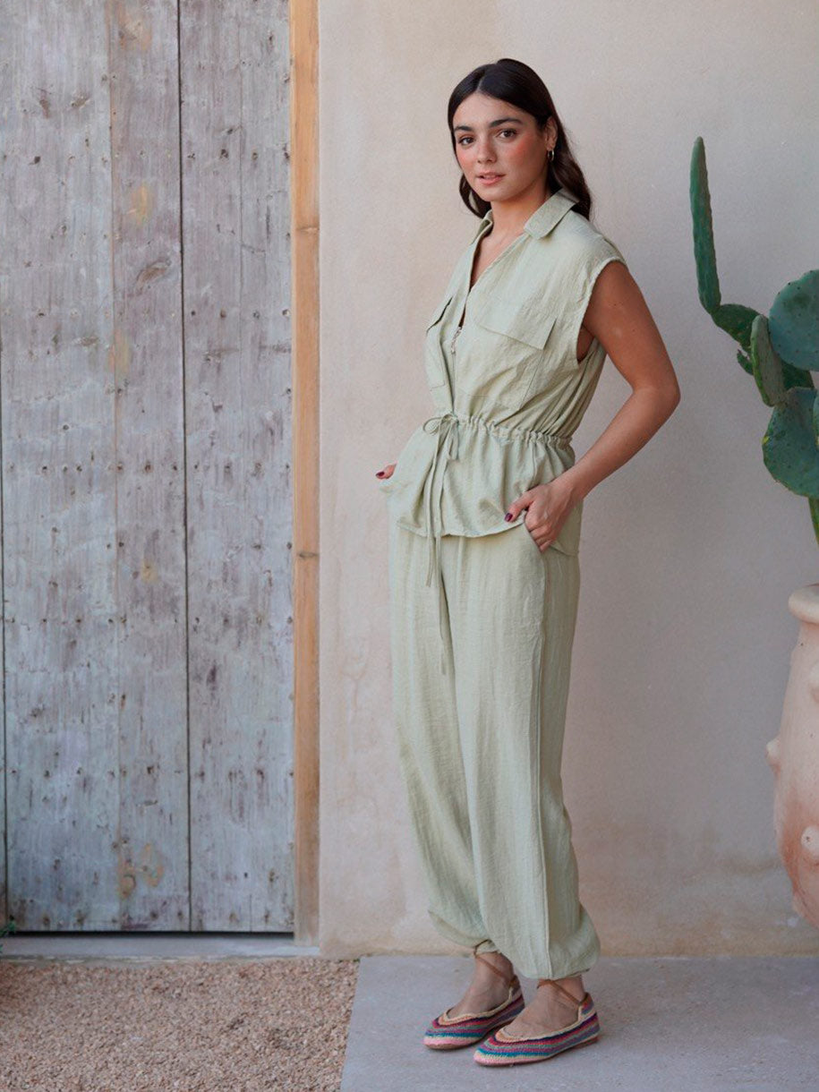 CONJUNTO CHALECO BOLSILLOS