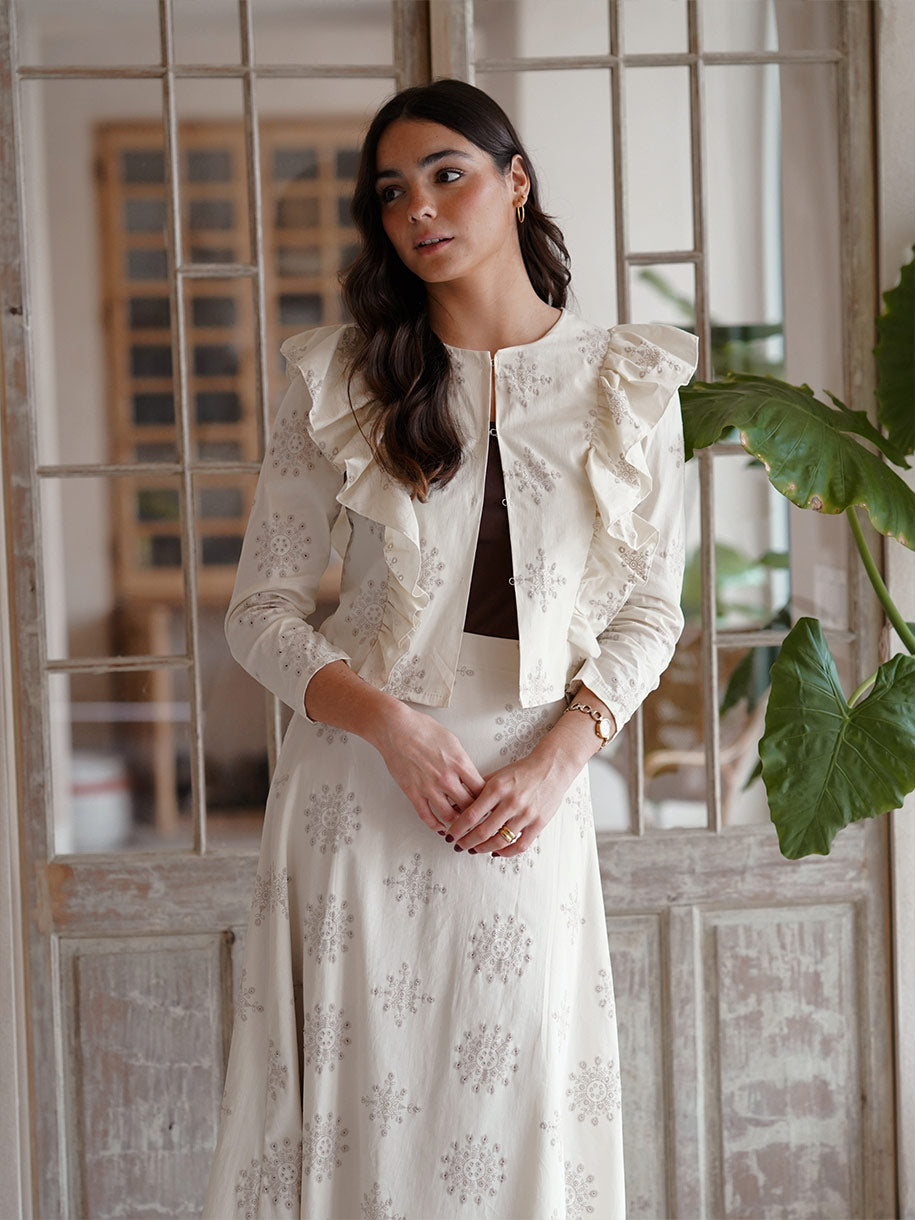 Conjunto de dos piezas formado por blusa y falda