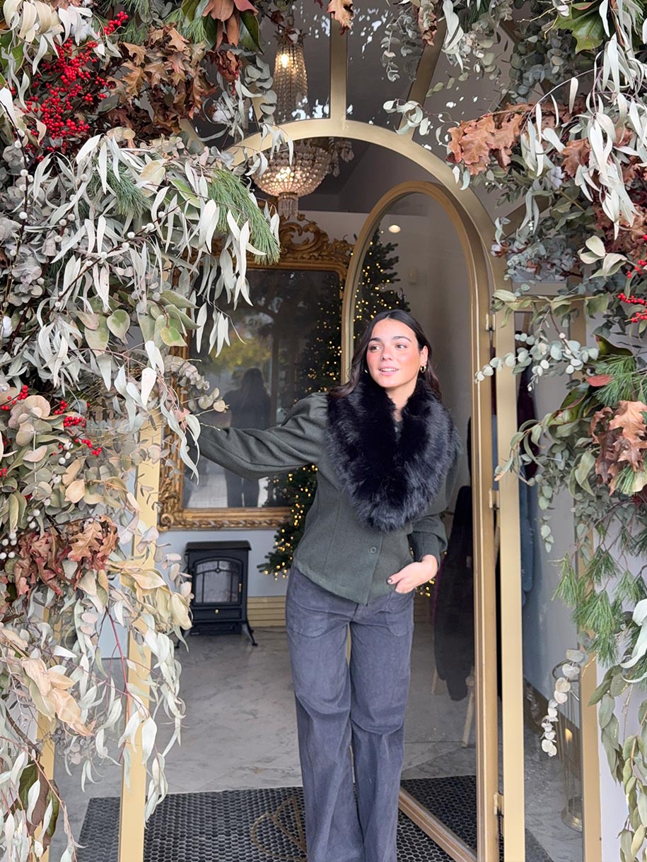 Estola de pelo negra