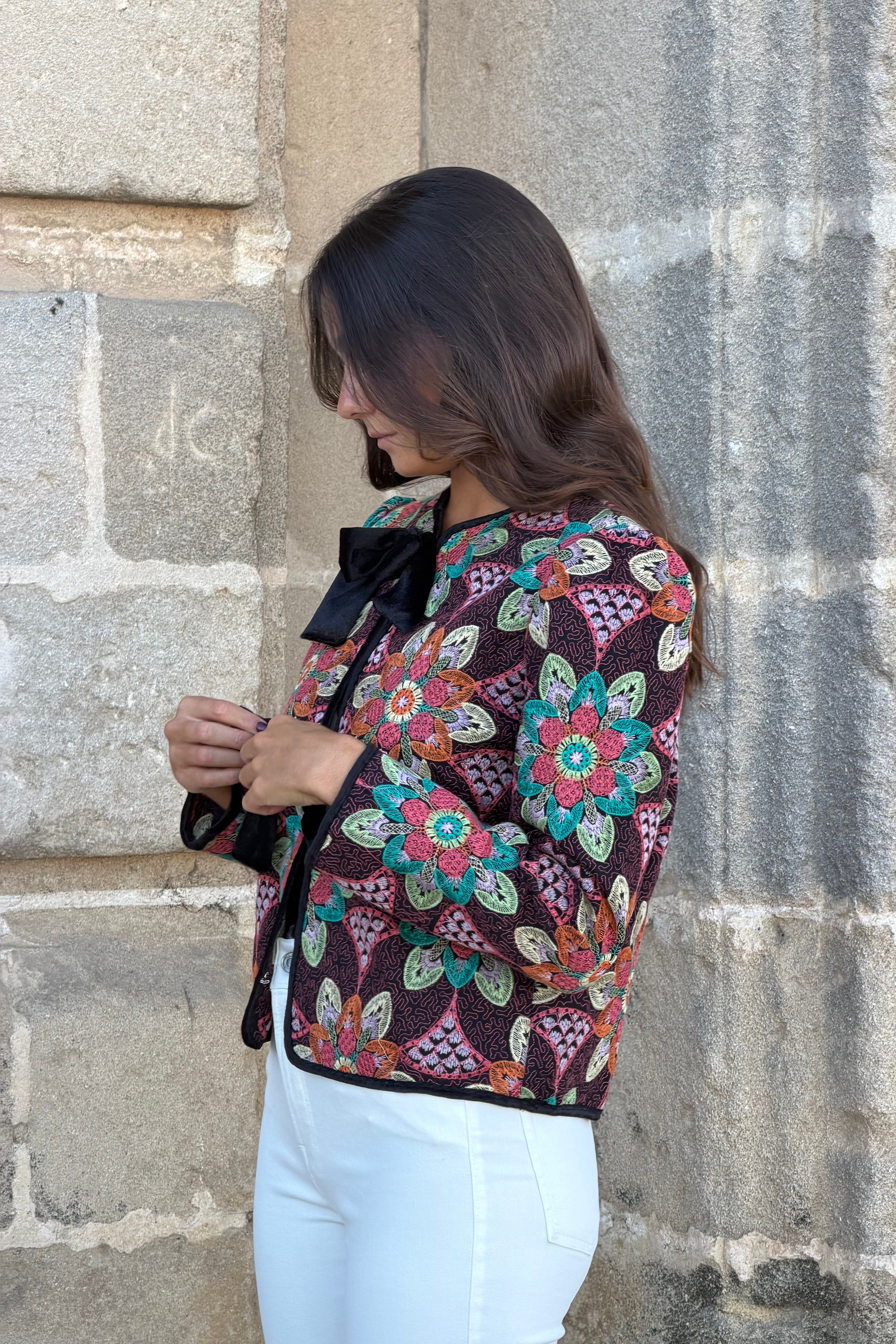 Chaqueta Flores Bordada