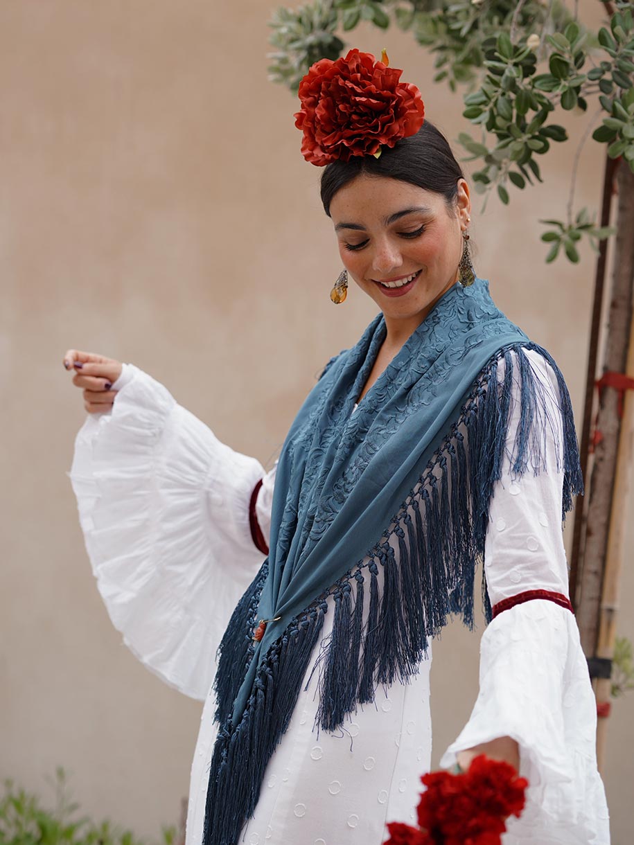 MANTONCILLO BORDADO AZUL