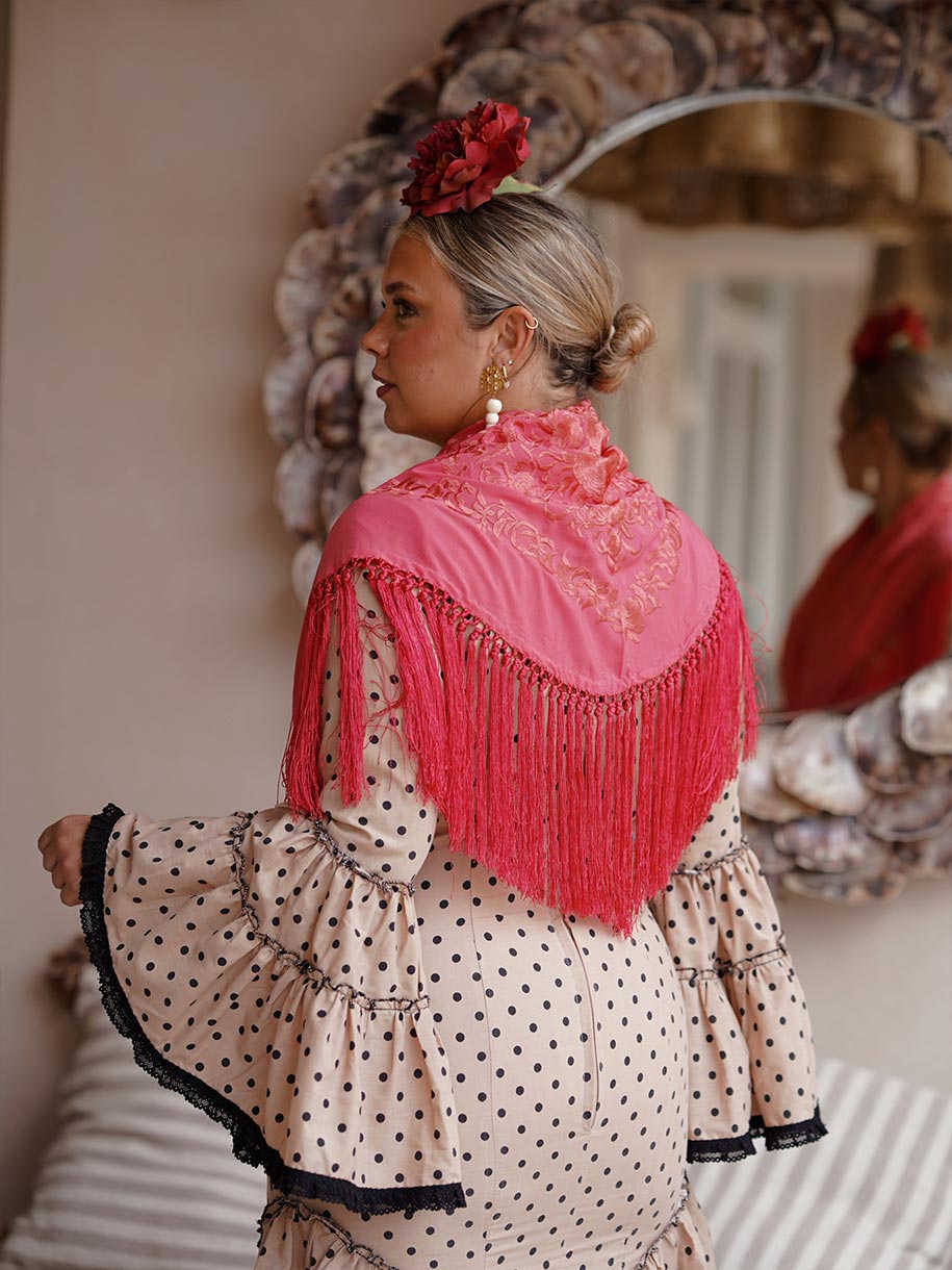 MANTONCILLO BORDADO ROSA