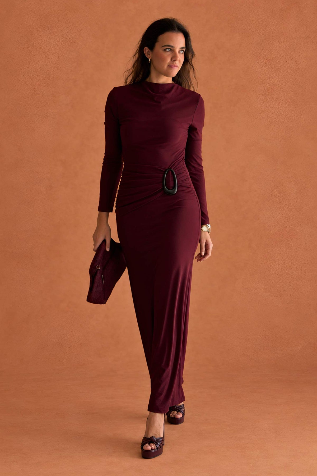 VESTIDO APLIQUE FAJÍN ROUGE