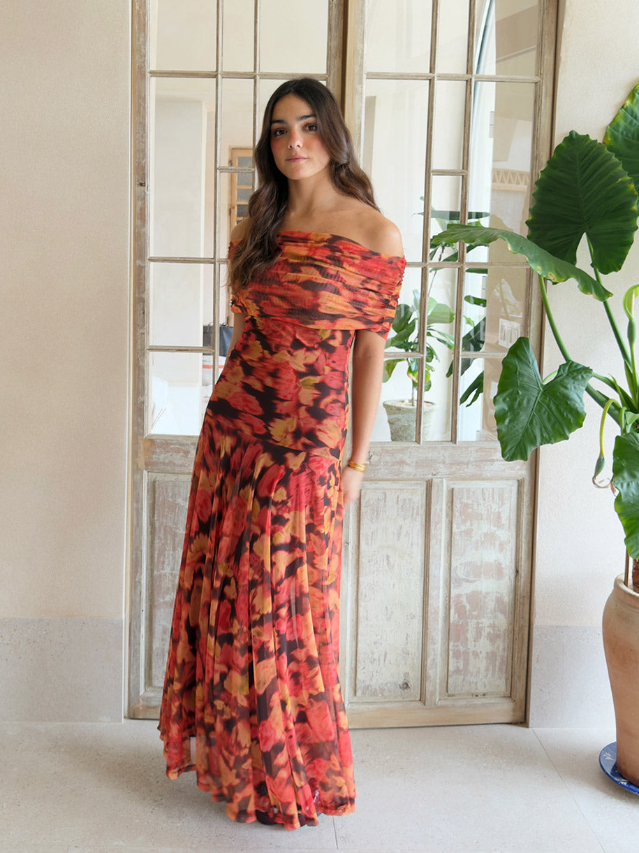 Vestido de invitada con escote bardot