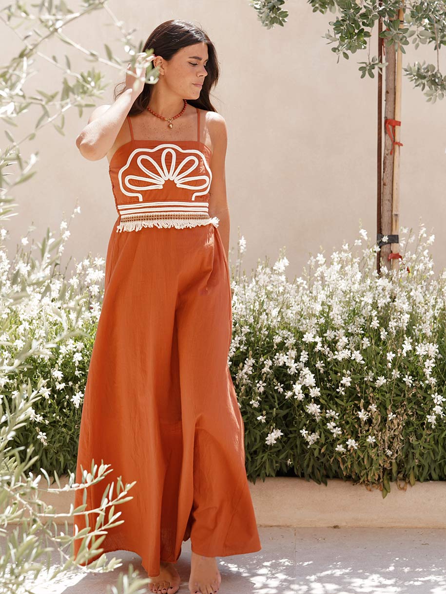 Vestido Bordado en color calabaza