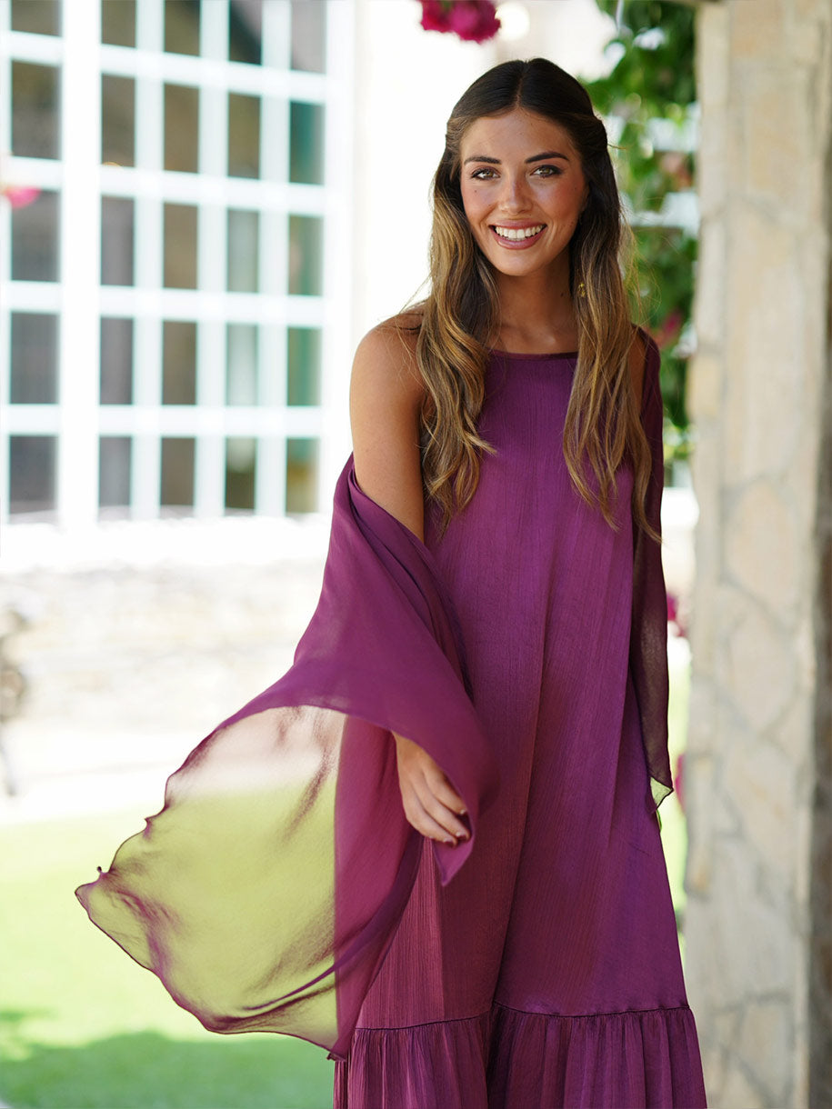 Vestido con capa de invitada