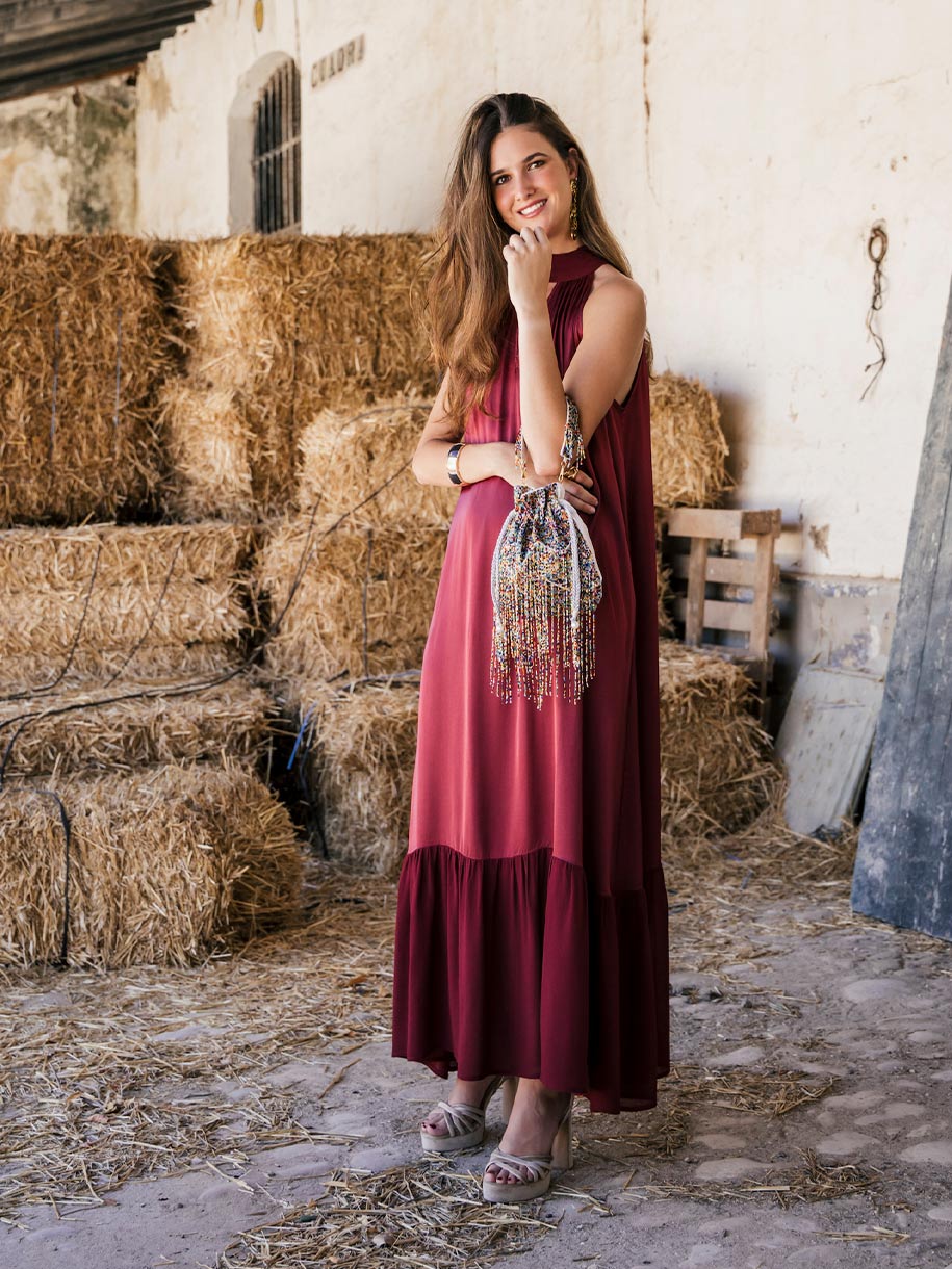 Vestido en color burdeos de fiesta