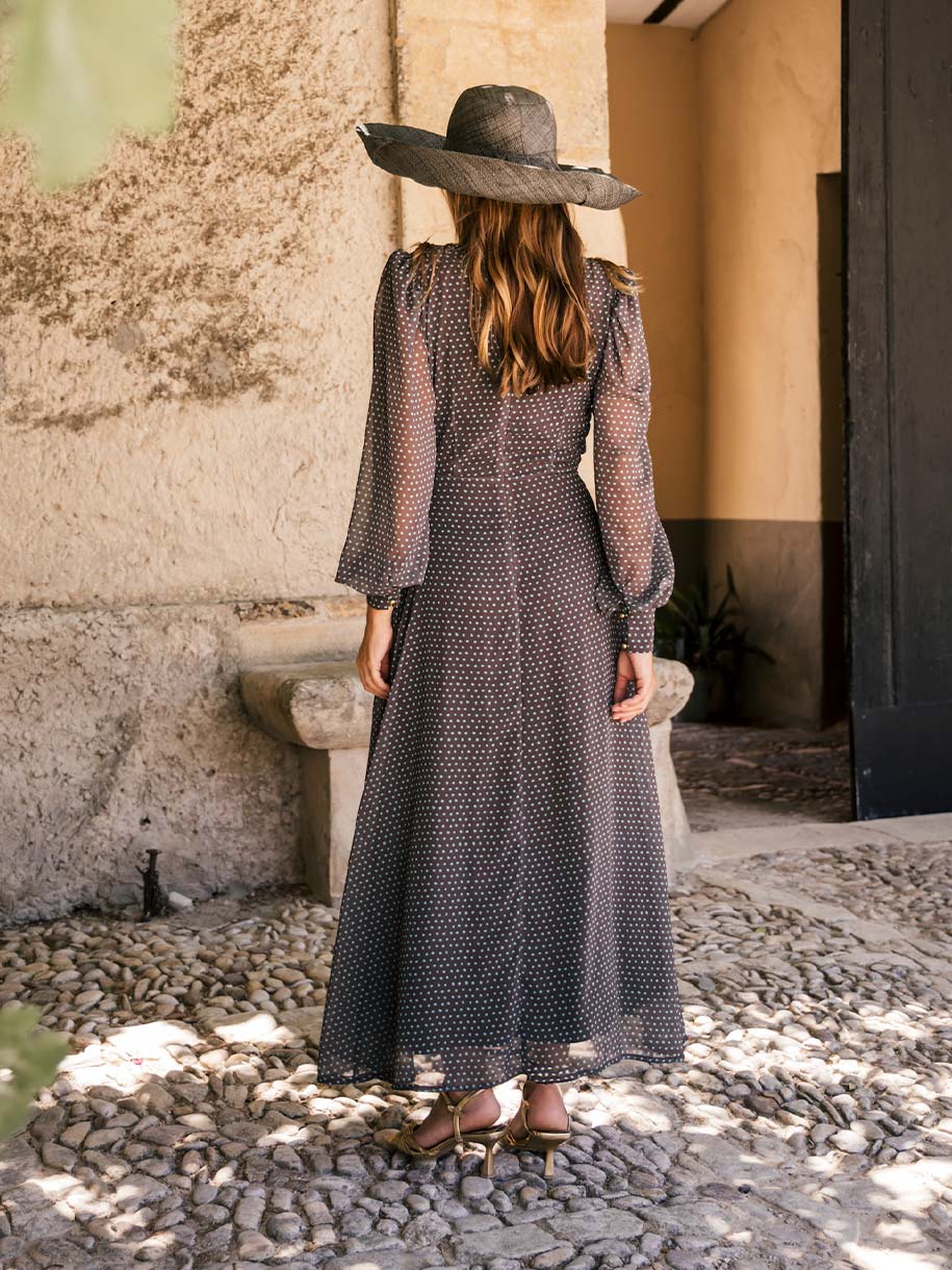 vestido con pamela
