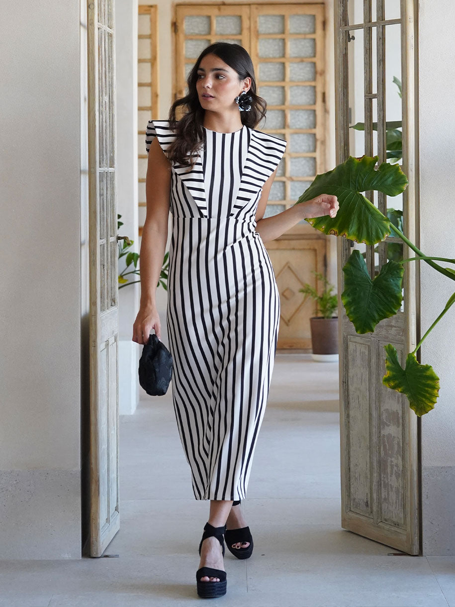 Vestido midi de invitada en blanco